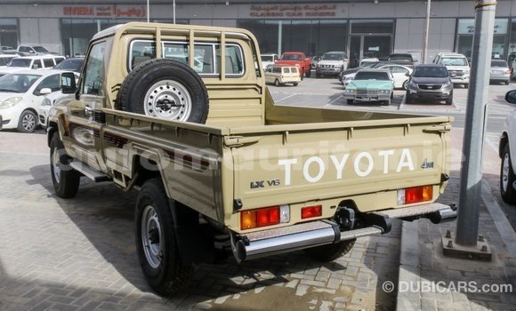 Acheter Import Voiture Toyota Land Cruiser Beige à Import - Dubai, Adrar Acheter Import Voiture Toyota Land Cruiser Beige à Import - Dubai, Adrar