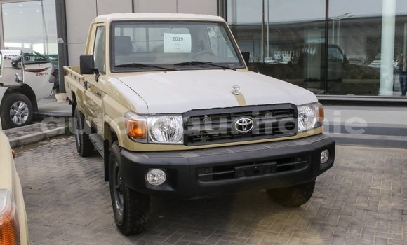 Acheter Import Voiture Toyota Land Cruiser Beige à Import - Dubai, Adrar Acheter Import Voiture Toyota Land Cruiser Beige à Import - Dubai, Adrar