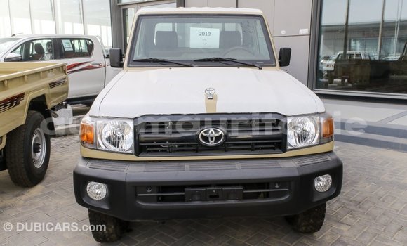Acheter Import Voiture Toyota Land Cruiser Beige à Import - Dubai, Adrar Acheter Import Voiture Toyota Land Cruiser Beige à Import - Dubai, Adrar