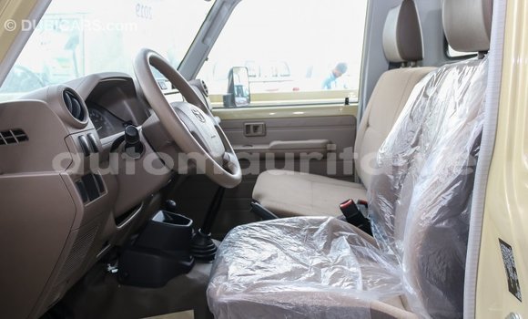 Acheter Import Voiture Toyota Land Cruiser Beige à Import - Dubai, Adrar Acheter Import Voiture Toyota Land Cruiser Beige à Import - Dubai, Adrar