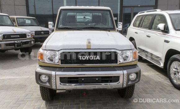 Acheter Import Voiture Toyota Land Cruiser Beige à Import - Dubai, Adrar Acheter Import Voiture Toyota Land Cruiser Beige à Import - Dubai, Adrar