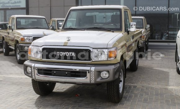 Acheter Import Voiture Toyota Land Cruiser Beige à Import - Dubai, Adrar Acheter Import Voiture Toyota Land Cruiser Beige à Import - Dubai, Adrar