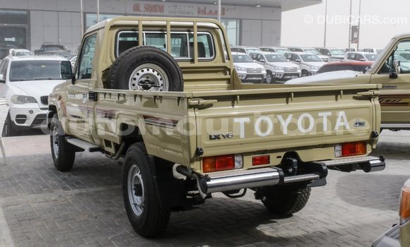 Acheter Import Voiture Toyota Land Cruiser Beige à Import - Dubai, Adrar Acheter Import Voiture Toyota Land Cruiser Beige à Import - Dubai, Adrar