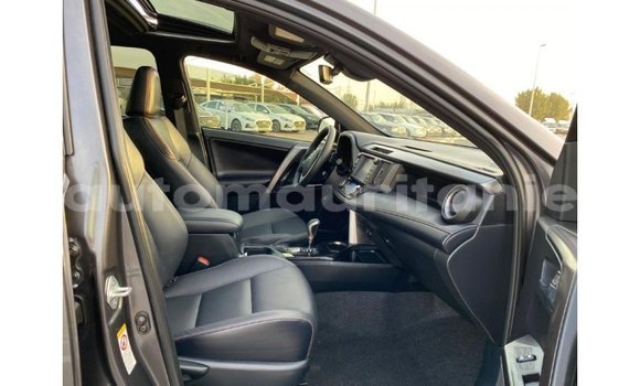 Acheter Import Utilitaire Toyota HiAce Autre à Import - Dubai, Adrar Acheter Import Utilitaire Toyota HiAce Autre à Import - Dubai, Adrar