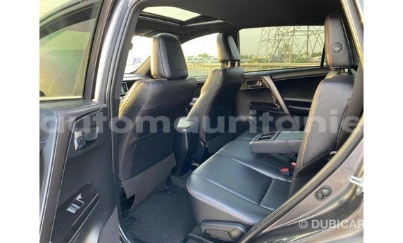 Acheter Import Utilitaire Toyota HiAce Autre à Import - Dubai, Adrar Acheter Import Utilitaire Toyota HiAce Autre à Import - Dubai, Adrar