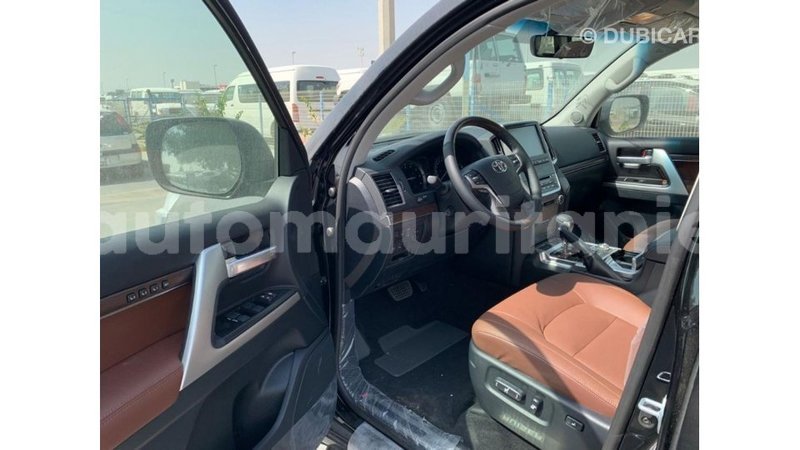 Big with watermark toyota land cruiser adrar import dubai 2987
