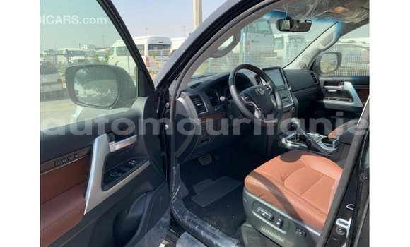 Acheter Import Voiture Toyota Land Cruiser Noir à Import - Dubai, Adrar Acheter Import Voiture Toyota Land Cruiser Noir à Import - Dubai, Adrar