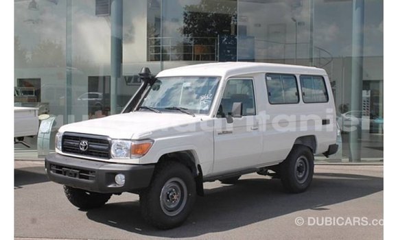 Buy Import Toyota Land Cruiser White Car in Import - Dubai in Adrar Buy Import Toyota Land Cruiser White Car in Import - Dubai in Adrar