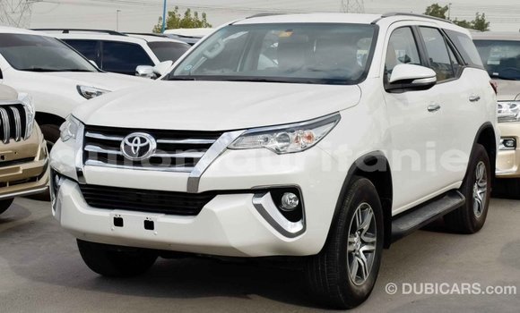 Acheter Import Voiture Toyota Fortuner Blanc à Import - Dubai, Adrar Acheter Import Voiture Toyota Fortuner Blanc à Import - Dubai, Adrar