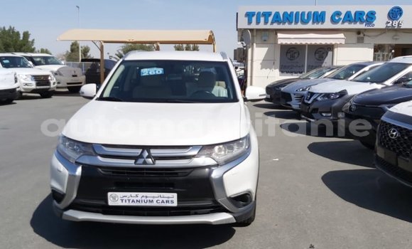 Buy Import Mitsubishi Outlander White Car in Import - Dubai in Adrar Buy Import Mitsubishi Outlander White Car in Import - Dubai in Adrar