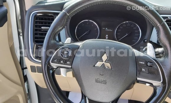 Buy Import Mitsubishi Outlander White Car in Import - Dubai in Adrar Buy Import Mitsubishi Outlander White Car in Import - Dubai in Adrar