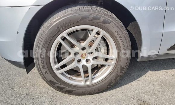 Buy Import Porsche Macan Other Car in Import - Dubai in Adrar Buy Import Porsche Macan Other Car in Import - Dubai in Adrar