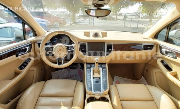 Buy Import Porsche Macan Other Car in Import - Dubai in Adrar Buy Import Porsche Macan Other Car in Import - Dubai in Adrar
