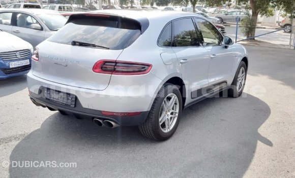 Buy Import Porsche Macan Other Car in Import - Dubai in Adrar Buy Import Porsche Macan Other Car in Import - Dubai in Adrar