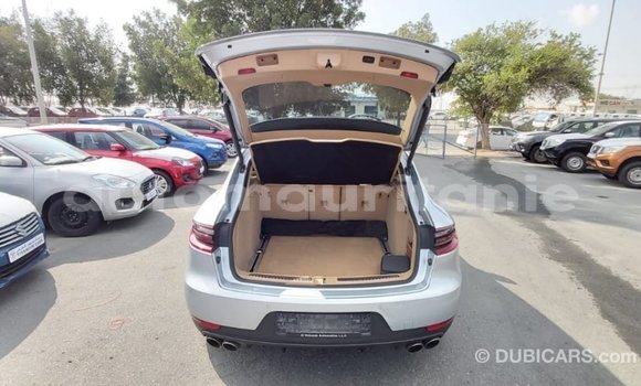 Buy Import Porsche Macan Other Car in Import - Dubai in Adrar Buy Import Porsche Macan Other Car in Import - Dubai in Adrar