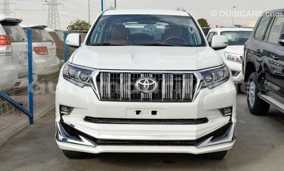 Acheter Import Voiture Toyota Prado Blanc à Import - Dubai, Adrar Acheter Import Voiture Toyota Prado Blanc à Import - Dubai, Adrar