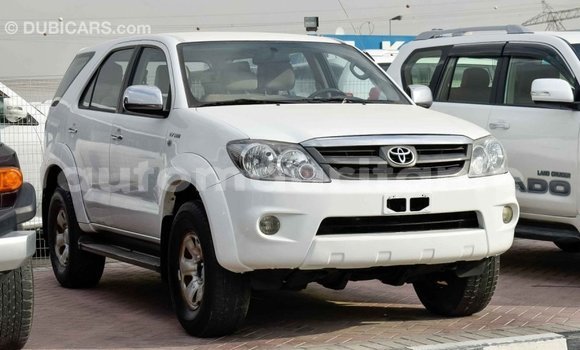 Acheter Import Voiture Toyota Fortuner Blanc à Import - Dubai, Adrar Acheter Import Voiture Toyota Fortuner Blanc à Import - Dubai, Adrar