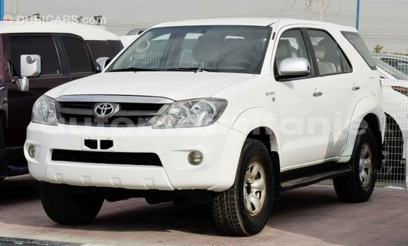 Acheter Import Voiture Toyota Fortuner Blanc à Import - Dubai, Adrar Acheter Import Voiture Toyota Fortuner Blanc à Import - Dubai, Adrar