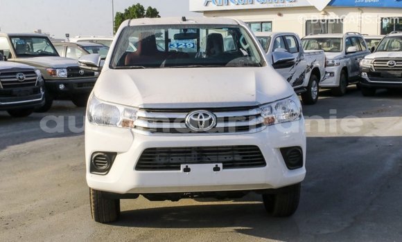 Acheter Import Voiture Toyota Hilux Blanc à Import - Dubai, Adrar Acheter Import Voiture Toyota Hilux Blanc à Import - Dubai, Adrar