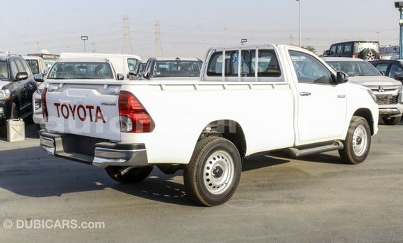 Acheter Import Voiture Toyota Hilux Blanc à Import - Dubai, Adrar Acheter Import Voiture Toyota Hilux Blanc à Import - Dubai, Adrar