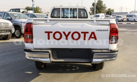 Acheter Import Voiture Toyota Hilux Blanc à Import - Dubai, Adrar Acheter Import Voiture Toyota Hilux Blanc à Import - Dubai, Adrar