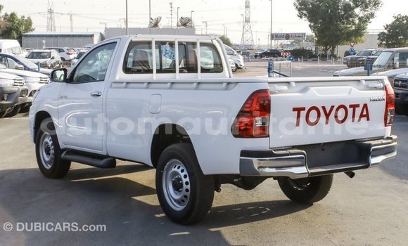 Acheter Import Voiture Toyota Hilux Blanc à Import - Dubai, Adrar Acheter Import Voiture Toyota Hilux Blanc à Import - Dubai, Adrar