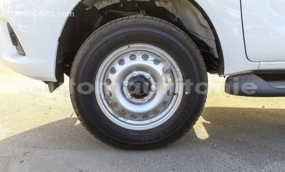 Acheter Import Voiture Toyota Hilux Blanc à Import - Dubai, Adrar Acheter Import Voiture Toyota Hilux Blanc à Import - Dubai, Adrar
