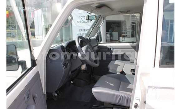 Acheter Import Voiture Toyota Land Cruiser Blanc à Import - Dubai, Adrar Acheter Import Voiture Toyota Land Cruiser Blanc à Import - Dubai, Adrar