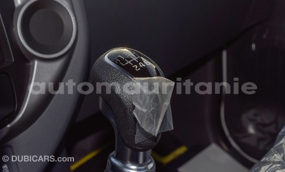 Acheter Import Voiture Kia Carens Blanc à Import - Dubai, Adrar Acheter Import Voiture Kia Carens Blanc à Import - Dubai, Adrar