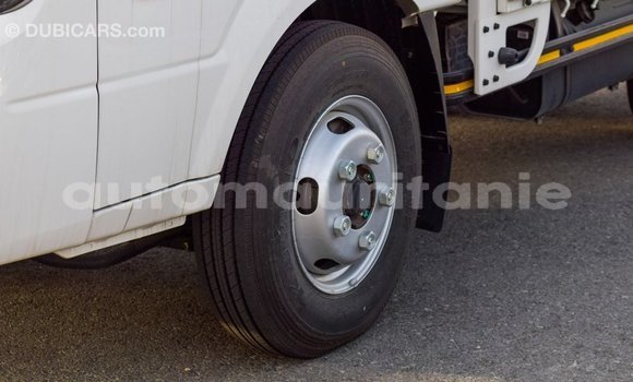 Acheter Import Voiture Kia Carens Blanc à Import - Dubai, Adrar Acheter Import Voiture Kia Carens Blanc à Import - Dubai, Adrar