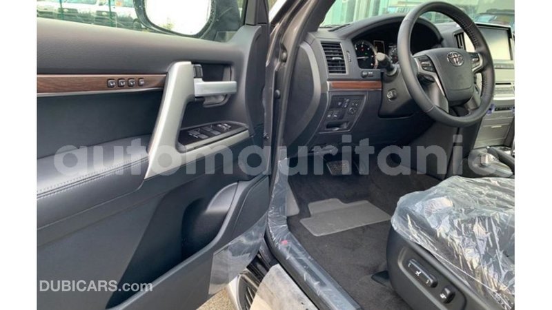 Big with watermark toyota land cruiser adrar import dubai 3048