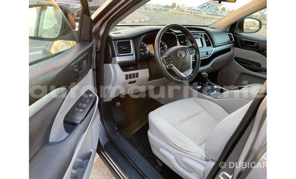 Acheter Import Voiture Toyota Highlander Autre à Import - Dubai, Adrar Acheter Import Voiture Toyota Highlander Autre à Import - Dubai, Adrar