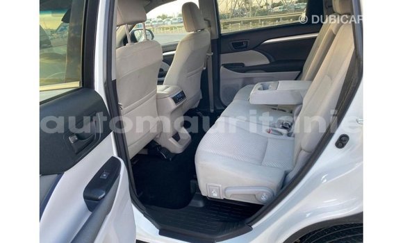 Acheter Import Voiture Toyota Highlander Blanc à Import - Dubai, Adrar Acheter Import Voiture Toyota Highlander Blanc à Import - Dubai, Adrar