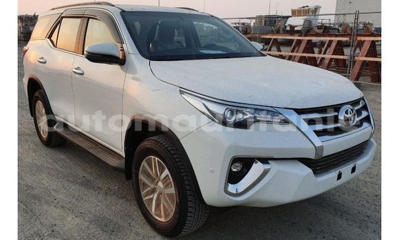 Buy Import Toyota Fortuner White Car in Import - Dubai in Adrar Buy Import Toyota Fortuner White Car in Import - Dubai in Adrar