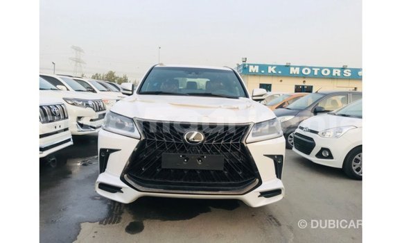 Acheter Import Voiture Lexus LX Blanc à Import - Dubai, Adrar Acheter Import Voiture Lexus LX Blanc à Import - Dubai, Adrar