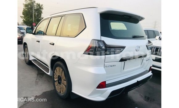 Acheter Import Voiture Lexus LX Blanc à Import - Dubai, Adrar Acheter Import Voiture Lexus LX Blanc à Import - Dubai, Adrar