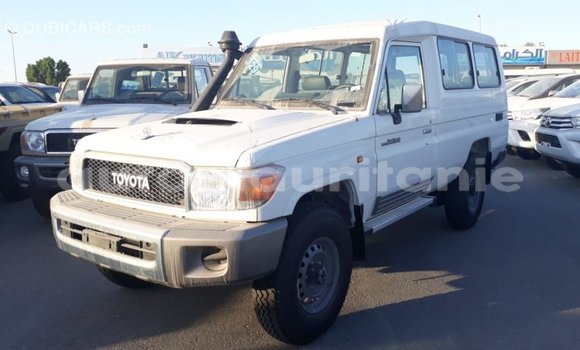 Acheter Import Voiture Toyota Land Cruiser Blanc à Import - Dubai, Adrar Acheter Import Voiture Toyota Land Cruiser Blanc à Import - Dubai, Adrar