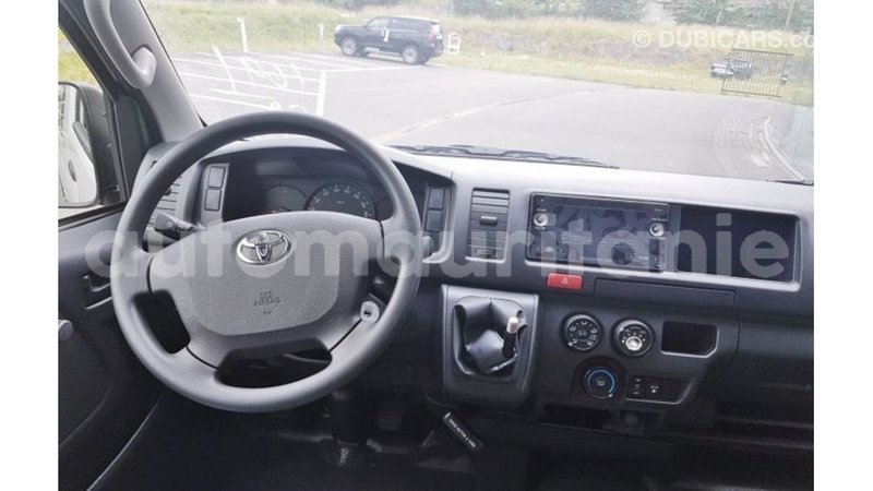 Big with watermark toyota hiace adrar import dubai 3077