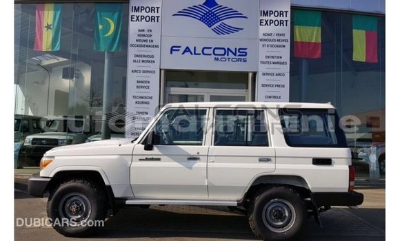 Buy Import Toyota Land Cruiser White Car in Import - Dubai in Adrar Buy Import Toyota Land Cruiser White Car in Import - Dubai in Adrar
