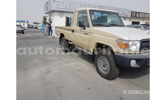 Buy Import Toyota Land Cruiser Beige Car in Import - Dubai in Adrar Buy Import Toyota Land Cruiser Beige Car in Import - Dubai in Adrar