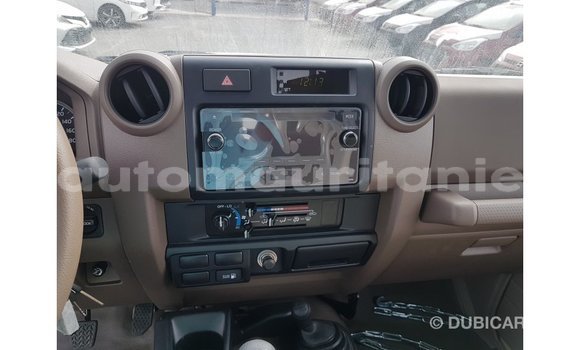 Buy Import Toyota Land Cruiser Beige Car in Import - Dubai in Adrar Buy Import Toyota Land Cruiser Beige Car in Import - Dubai in Adrar