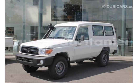 Acheter Import Voiture Toyota Land Cruiser Blanc à Import - Dubai, Adrar Acheter Import Voiture Toyota Land Cruiser Blanc à Import - Dubai, Adrar