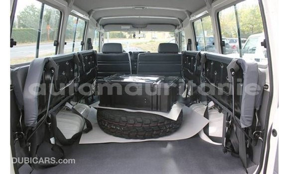 Acheter Import Voiture Toyota Land Cruiser Blanc à Import - Dubai, Adrar Acheter Import Voiture Toyota Land Cruiser Blanc à Import - Dubai, Adrar