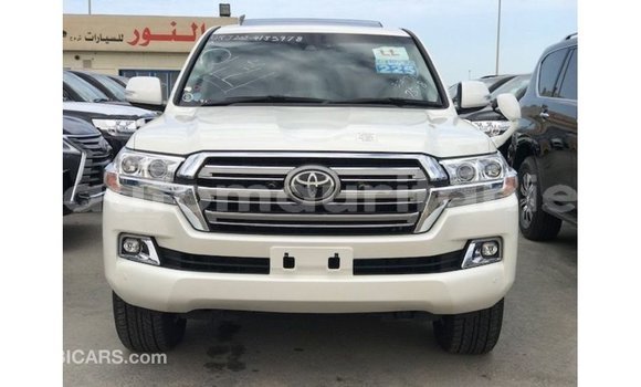 Buy Import Toyota Land Cruiser White Car in Import - Dubai in Adrar Buy Import Toyota Land Cruiser White Car in Import - Dubai in Adrar