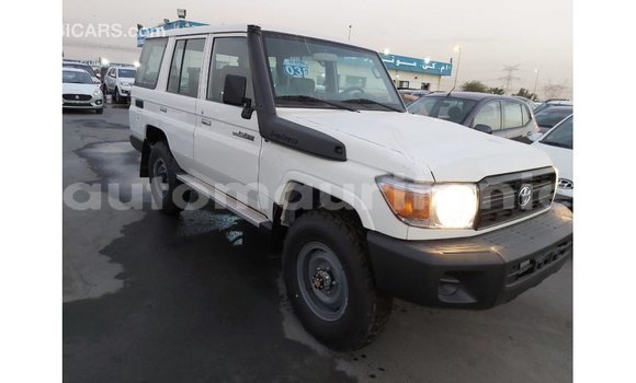 Acheter Import Voiture Toyota Land Cruiser Blanc à Import - Dubai, Adrar Acheter Import Voiture Toyota Land Cruiser Blanc à Import - Dubai, Adrar