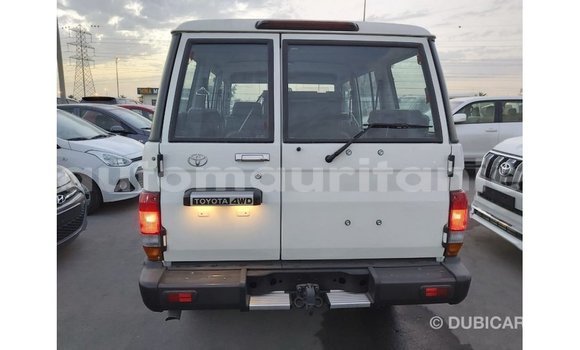 Acheter Import Voiture Toyota Land Cruiser Blanc à Import - Dubai, Adrar Acheter Import Voiture Toyota Land Cruiser Blanc à Import - Dubai, Adrar