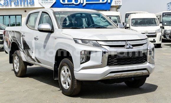 Acheter Import Voiture Mitsubishi L200 Blanc à Import - Dubai, Adrar Acheter Import Voiture Mitsubishi L200 Blanc à Import - Dubai, Adrar