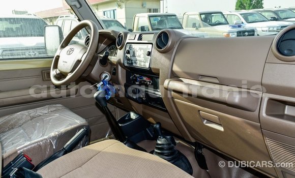 Acheter Import Voiture Toyota Land Cruiser Beige à Import - Dubai, Adrar Acheter Import Voiture Toyota Land Cruiser Beige à Import - Dubai, Adrar