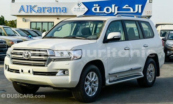 Buy Import Toyota Land Cruiser White Car in Import - Dubai in Adrar Buy Import Toyota Land Cruiser White Car in Import - Dubai in Adrar