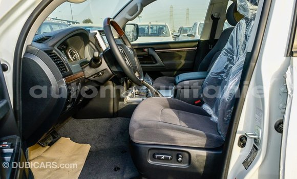 Buy Import Toyota Land Cruiser White Car in Import - Dubai in Adrar Buy Import Toyota Land Cruiser White Car in Import - Dubai in Adrar